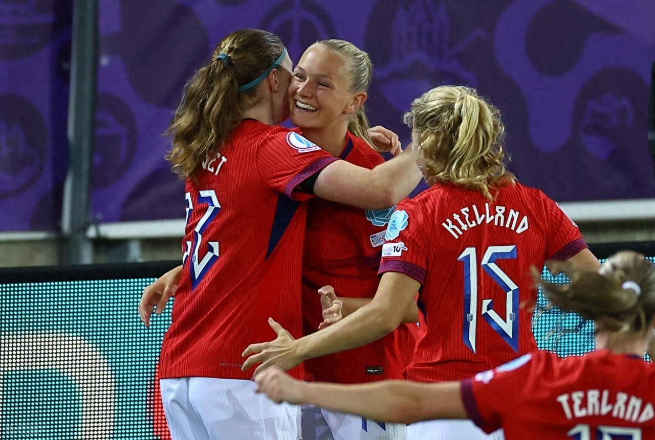 包含瑞士队喜获胜利,小组出线机会大增的词条 包含瑞士队喜获胜利,小组出线机会大增的词条