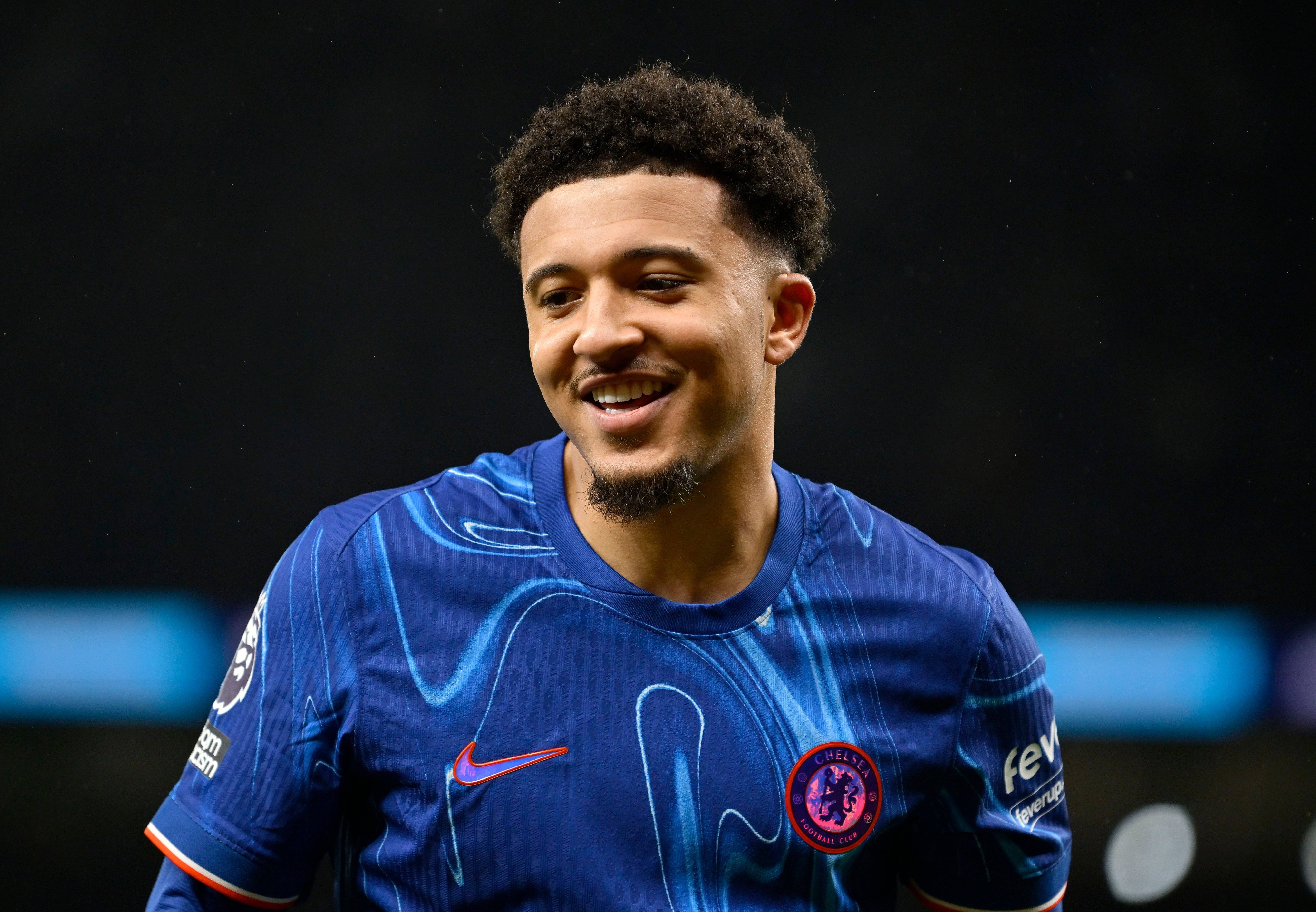 爱游戏在线-曼联遭遇黑色一战！英超比赛全方位报道！