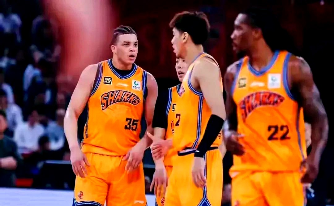 爱游戏平台-球场上将迎来一场激烈的体育对抗