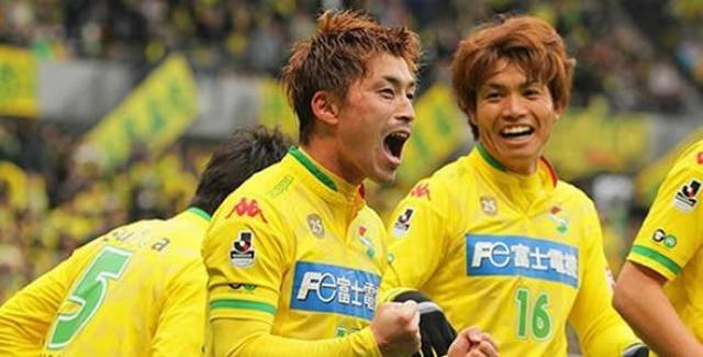 爱游戏教练-卡尔斯鲁厄逆转对手，追赶保级对手的简单介绍