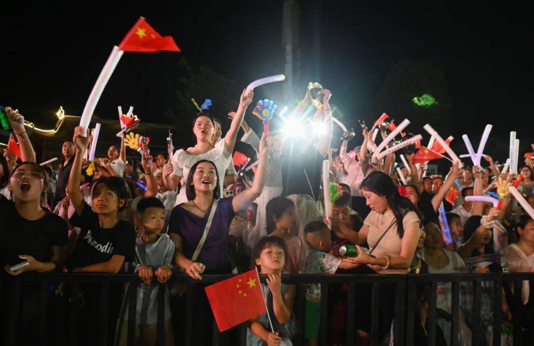 关于对决进行时,现场加油声助威不断,全情投入的信息 关于对决进行时,现场加油声助威不断,全情投入的信息