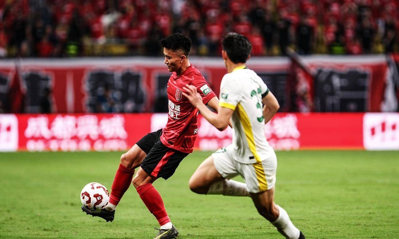 北京国安主场失利,球迷怒批主帅战术问题 北京国安主场失利,球迷怒批主帅战术问题