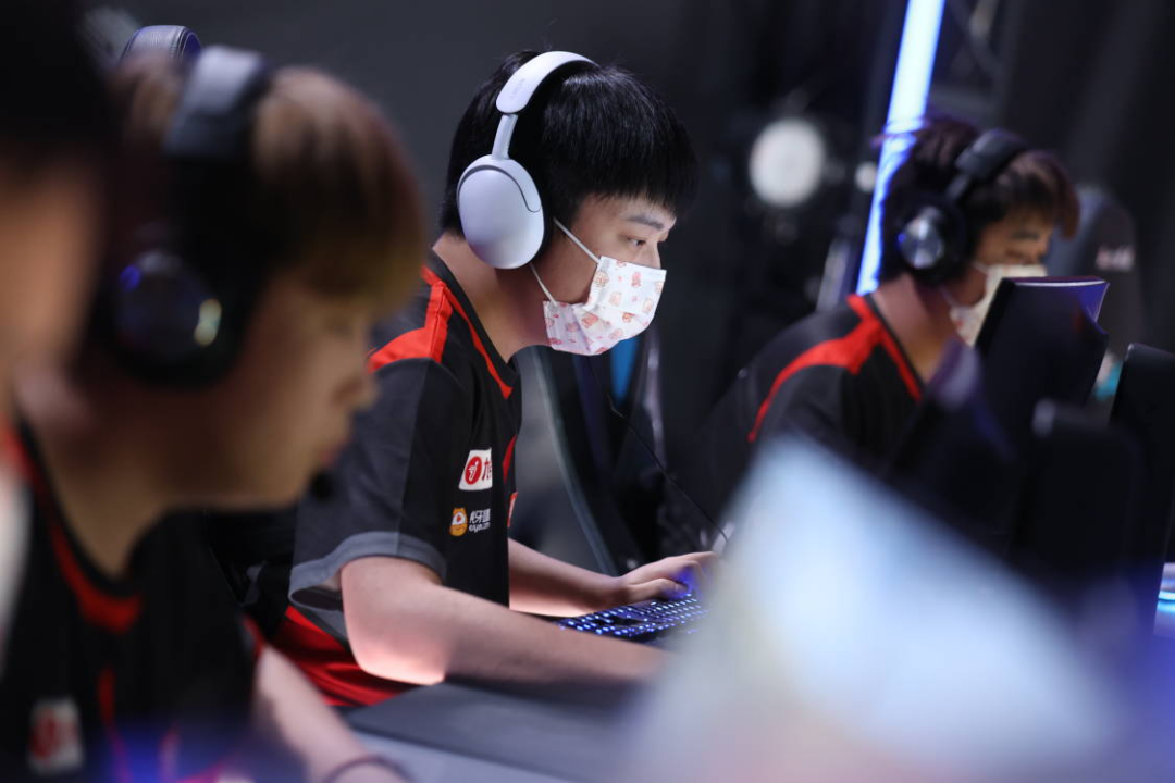 爱游戏视频-激情四射，谁能率先冲破对手防线