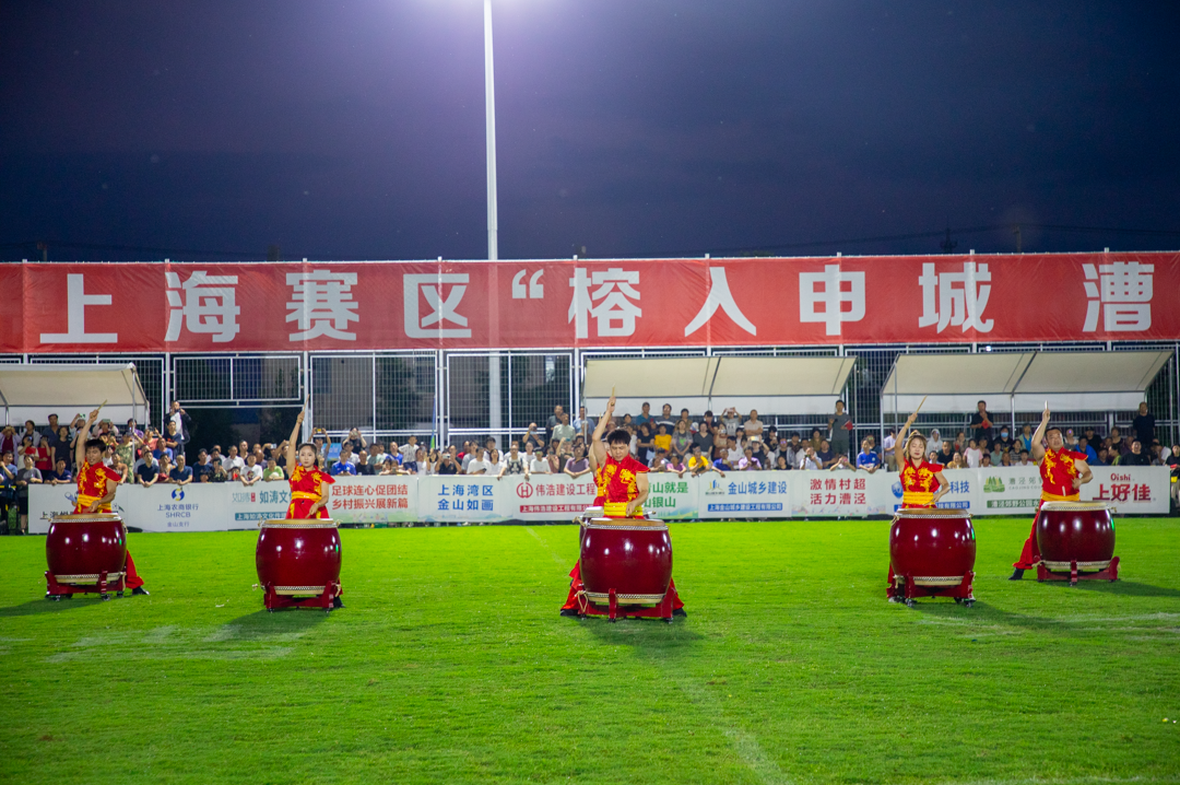 爱游戏亚洲官网-包含球场之上：足球赛事为人民带来欢乐的词条