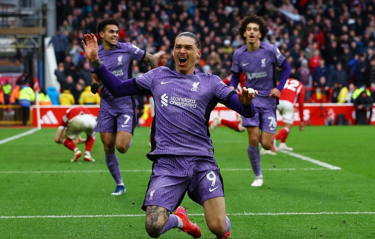 乌拉圭后卫在欧冠比赛中展现出色防守 乌拉圭后卫在欧冠比赛中展现出色防守