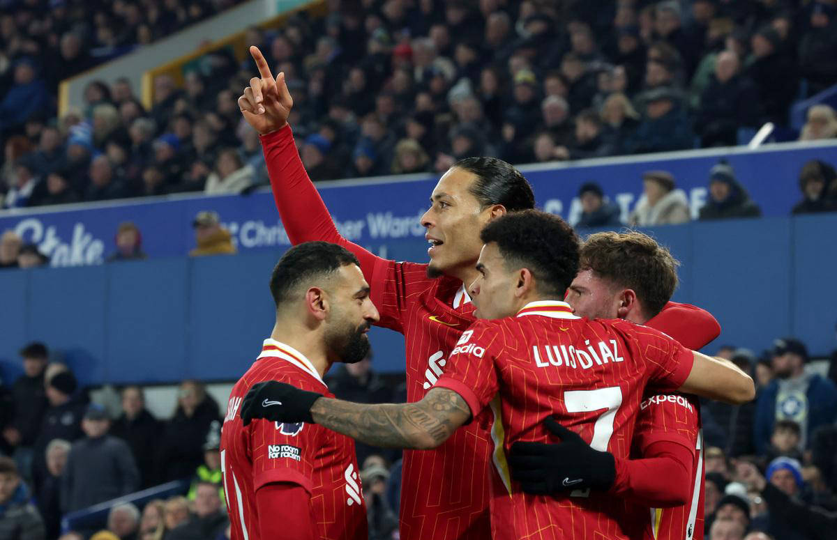 爱游戏电竞-曼城遭利物浦击败，客场失利遗憾