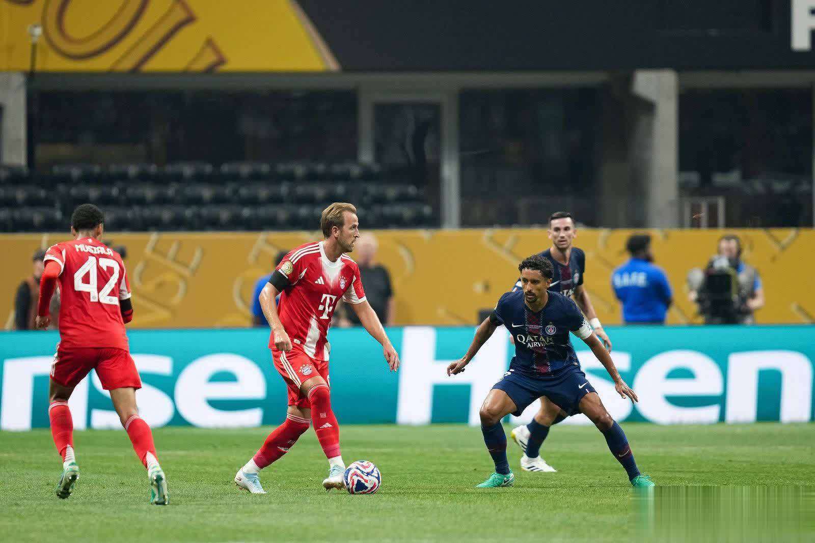 巴萨客场逆转,登贝莱绝杀拜仁慕尼黑 巴萨客场逆转,登贝莱绝杀拜仁慕尼黑