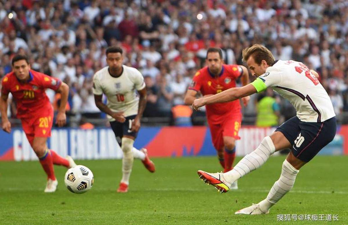 爱游戏链接-包含荷甲热门球队连挫，引起球迷热议和质疑的词条