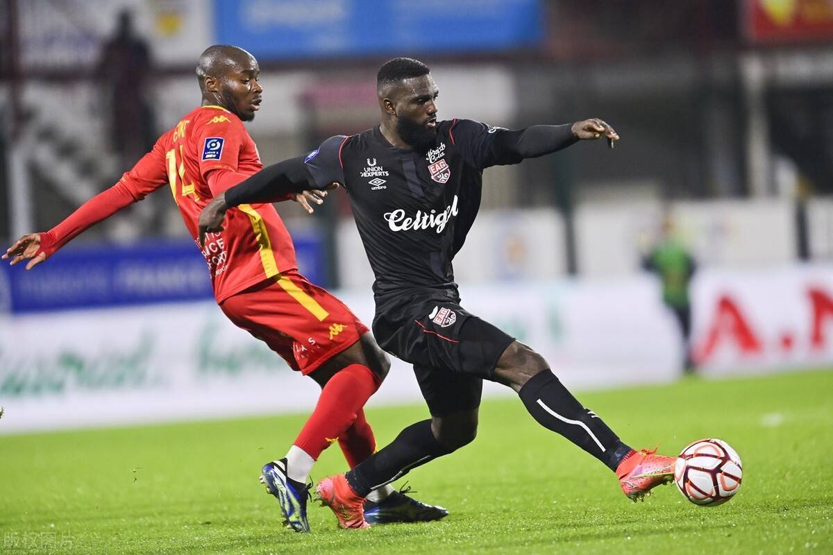 爱游戏馆-斯特拉斯堡主场惨败蒙彼利埃，危机四伏的简单介绍