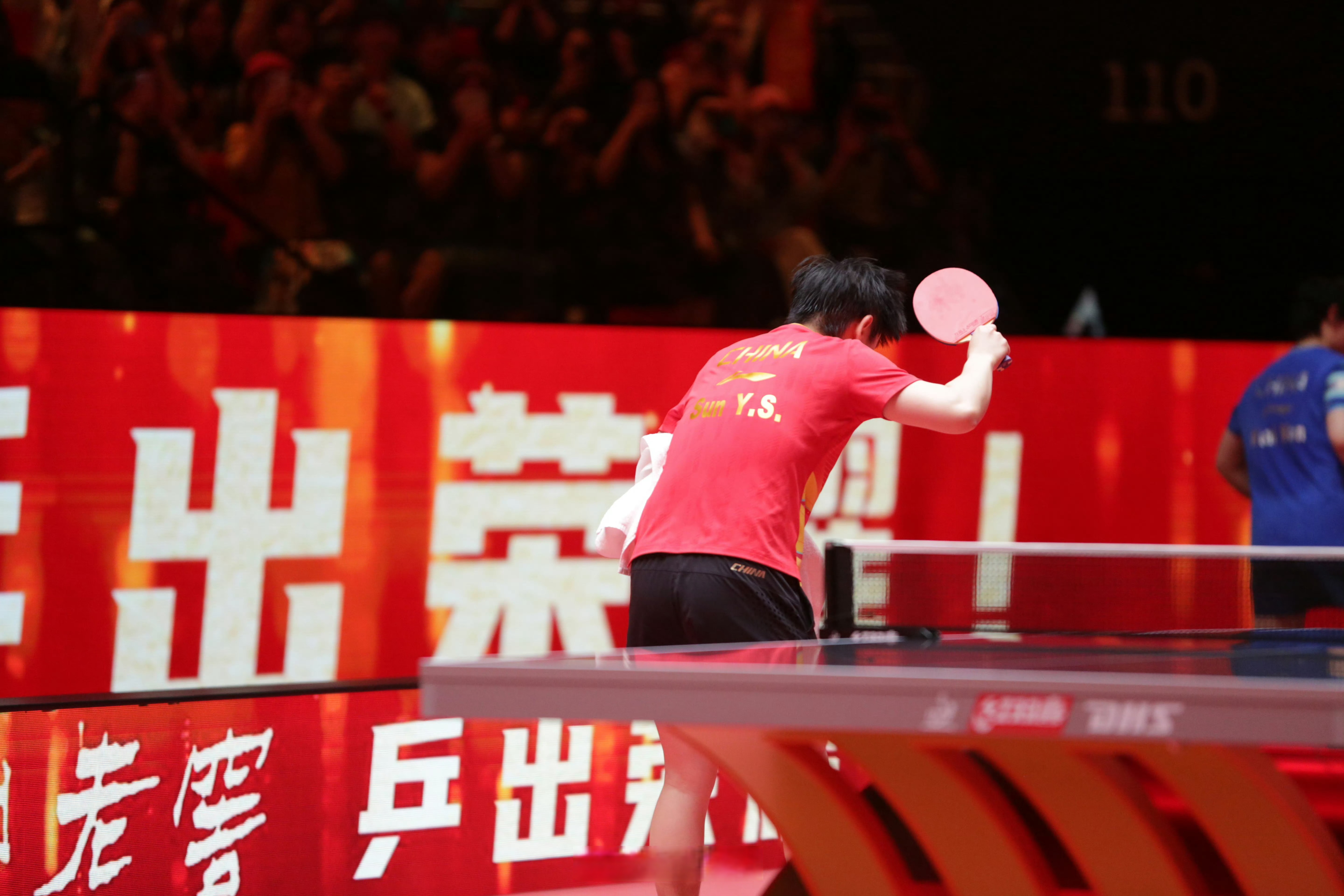 比赛中场休息球员调整状态,增加气势 比赛中场休息球员调整状态,增加气势