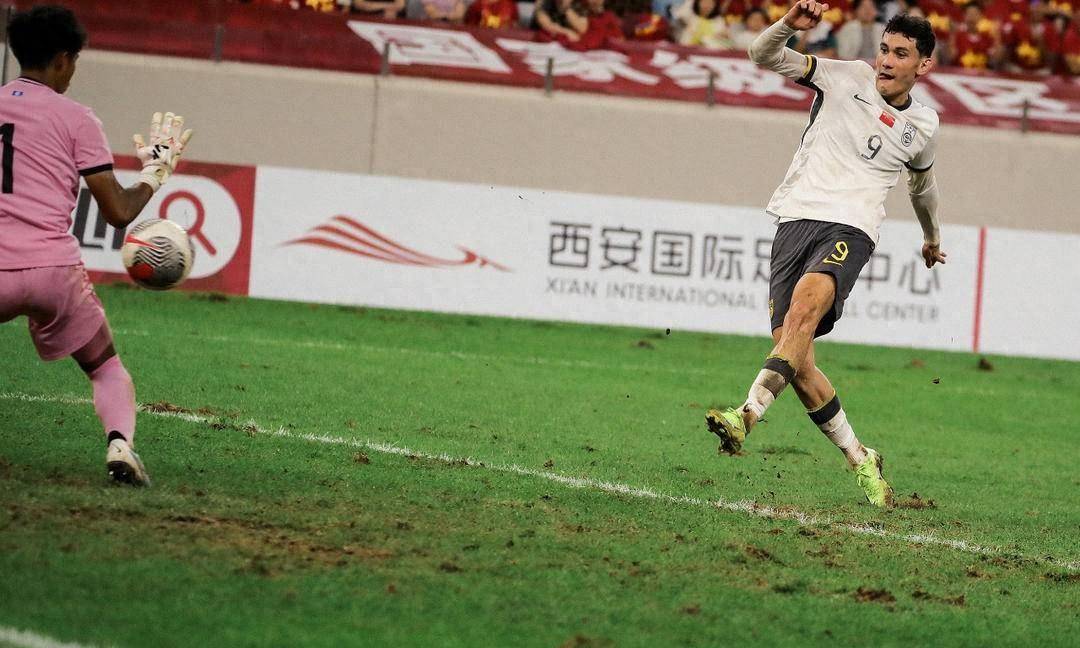 爱游戏平台-球队轻松获胜，创下历史新纪录的简单介绍