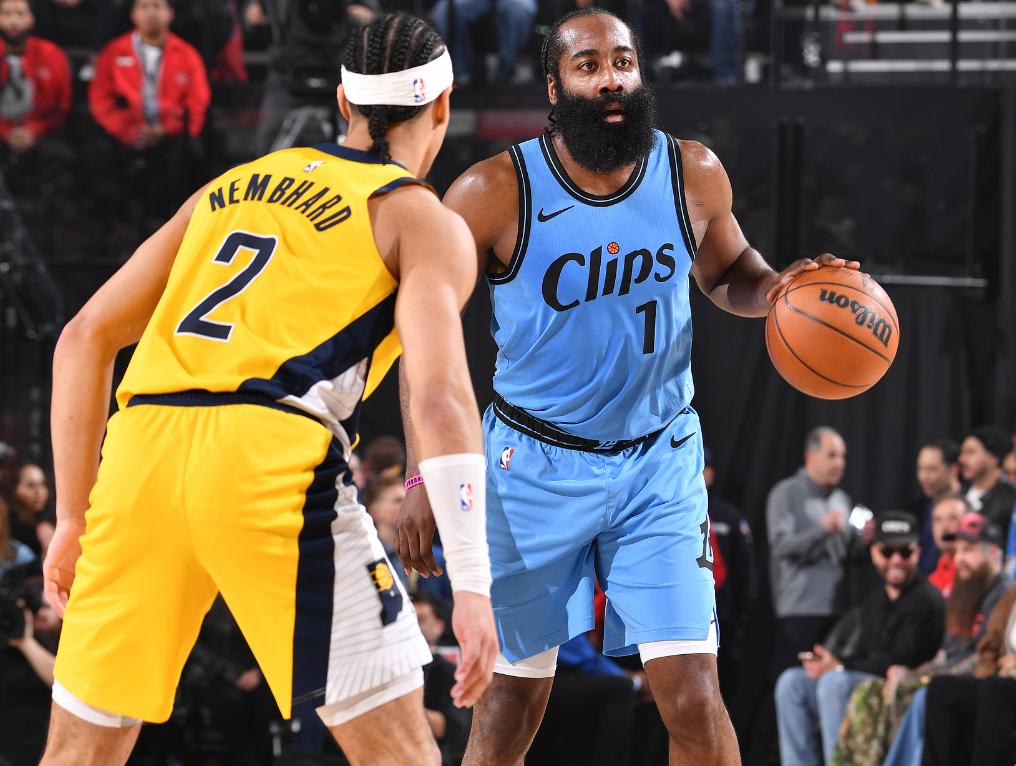 快船继续保持不败纪录